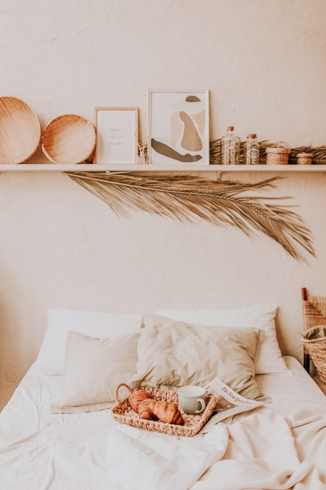 How to Wake Up Early: Tips and Tricks for a Productive Morning